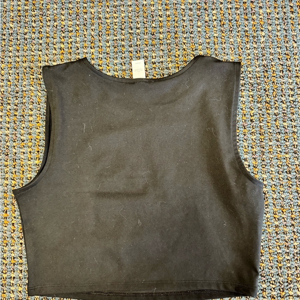 Black Sleeveless yoga crop top - Picture 3 of 3